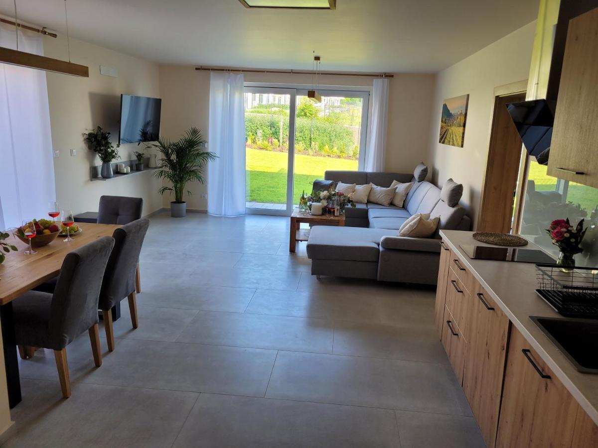 Zamek Na Dlani Mikulov Apartment Екстериор снимка